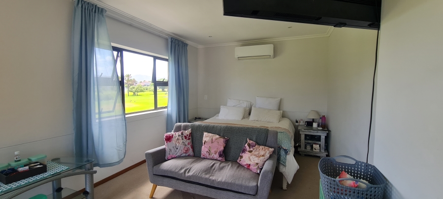 6 Bedroom Property for Sale in Greenways Golf Estate Western Cape